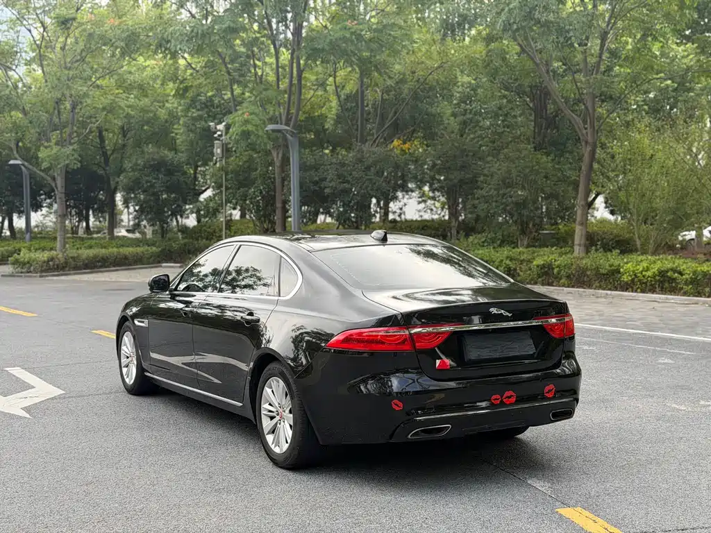 Jaguar XFL 2019 — фото 15