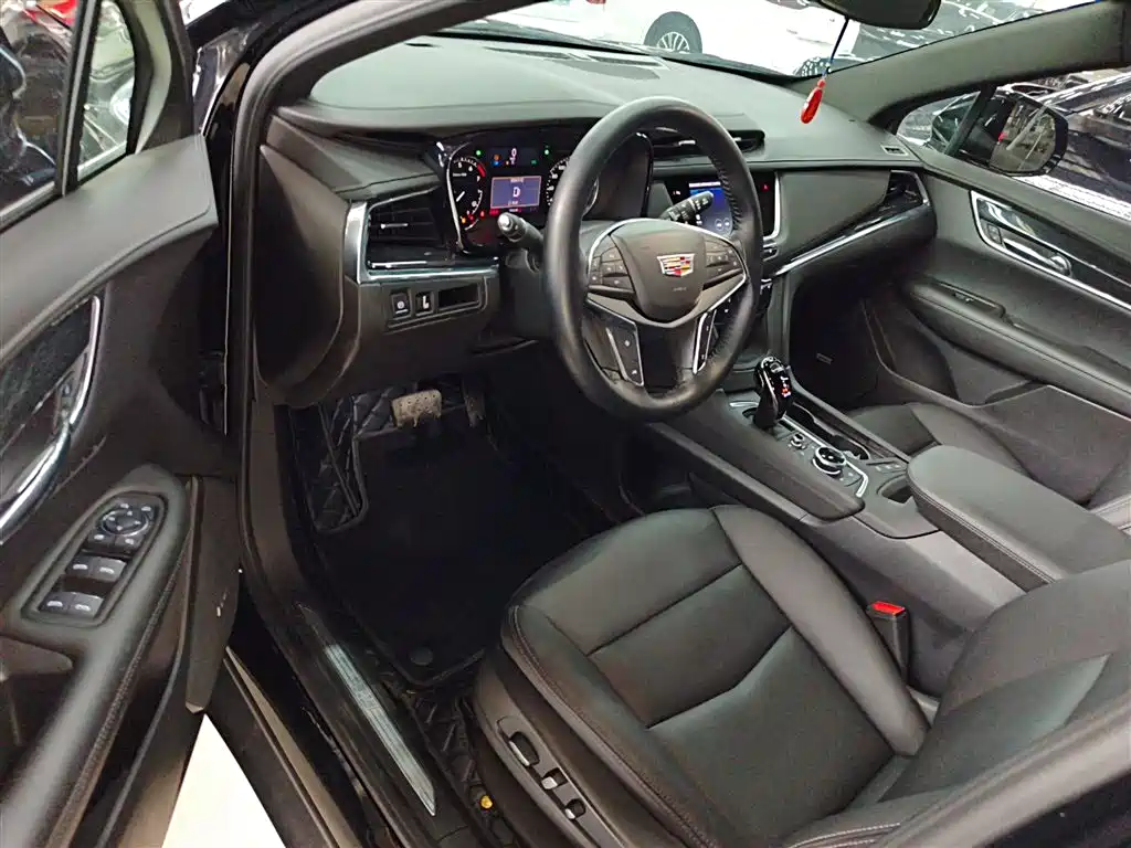 Cadillac XT5 2022 — фото 12