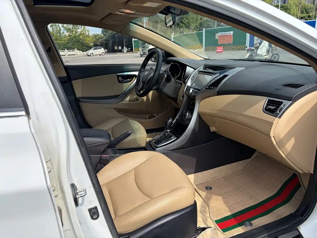Hyundai Elantra 2013