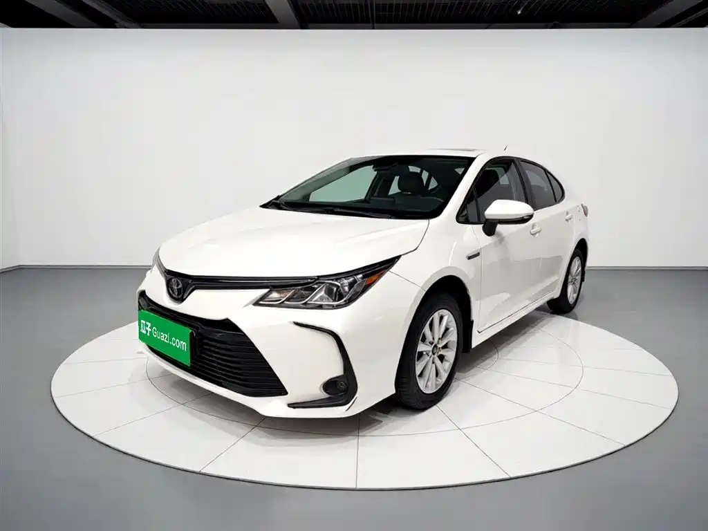 Toyota Corolla 2021 — фото 1