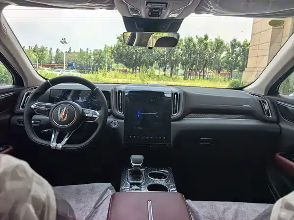 Hongqi HS3 PHEV 2025
