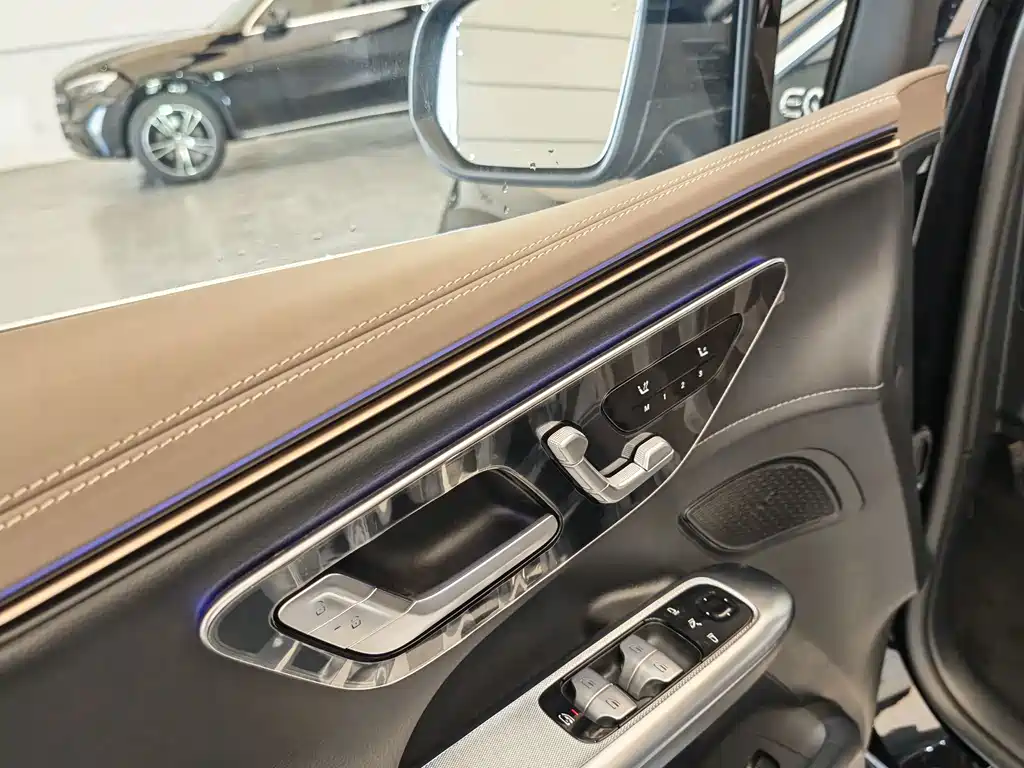 Mercedes-Benz EQE SUV 2025 — фото 16