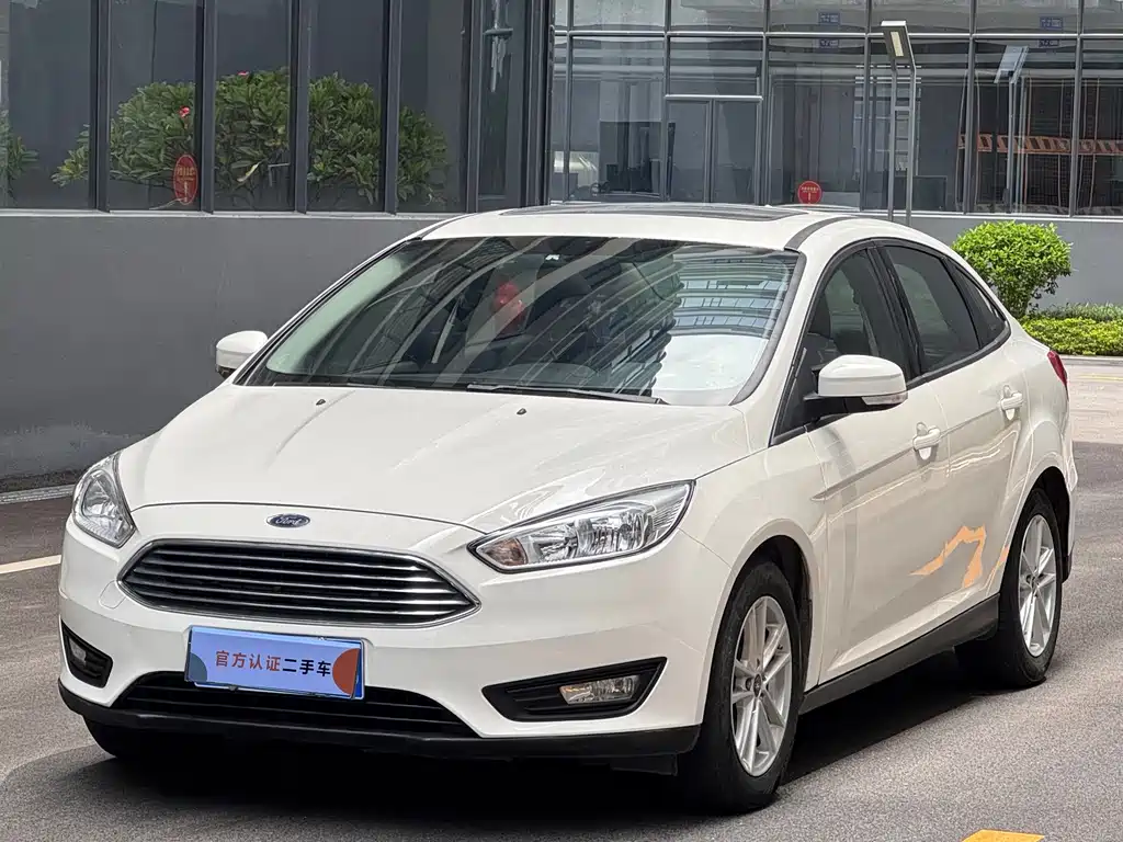 Ford Focus 2018 — фото 1
