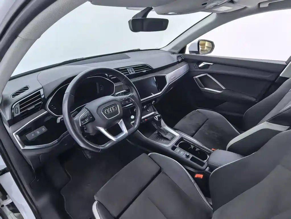 Audi Q3 2020 — фото 18