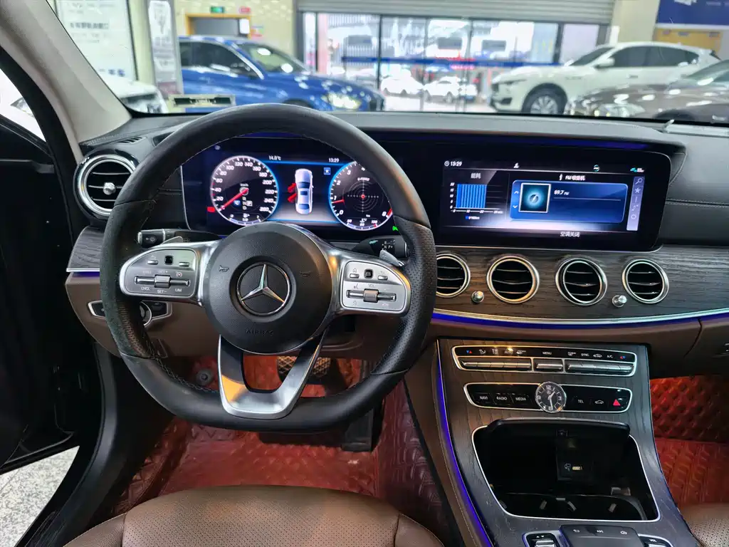 Mercedes-Benz E-Class 2020 — фото 12