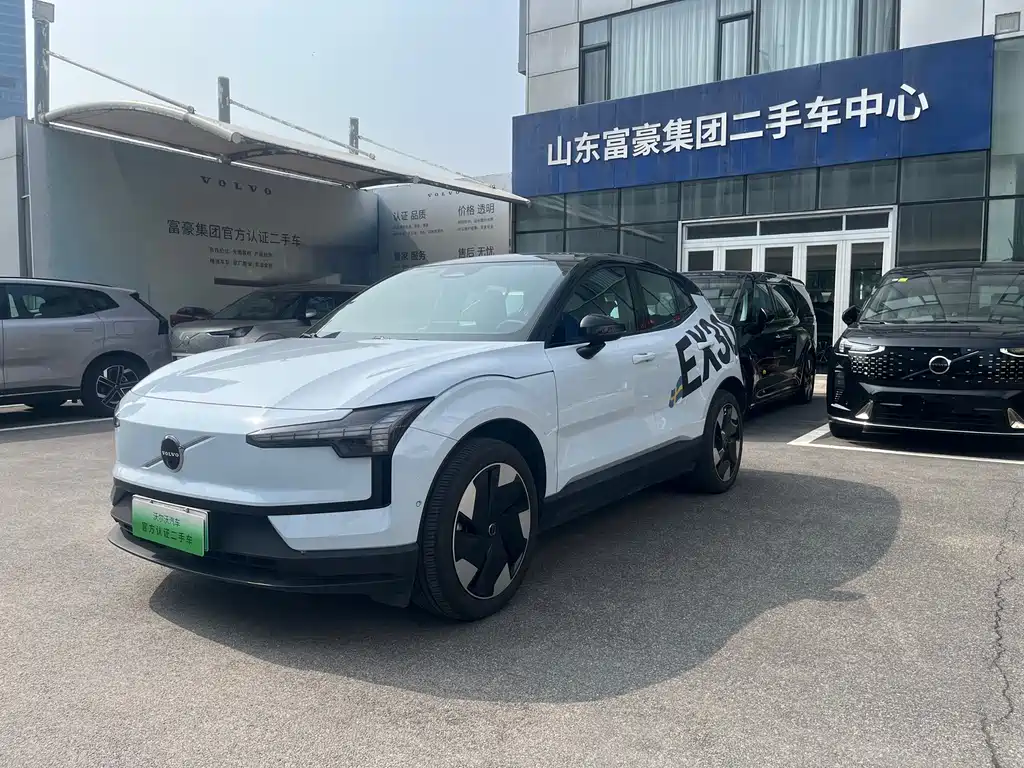 Volvo EX30 2025