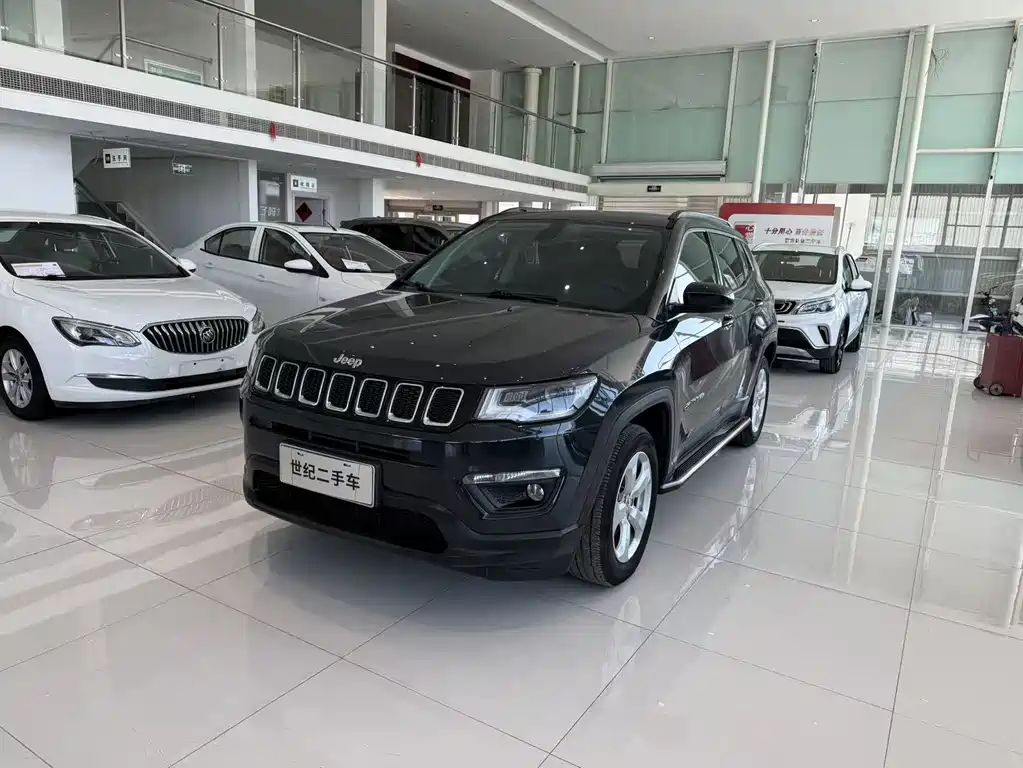 Jeep Compass 2018 — фото 1