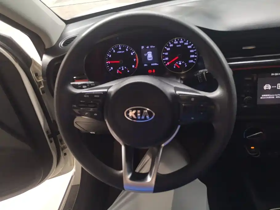 Kia KX CROSS 2018 — фото 15