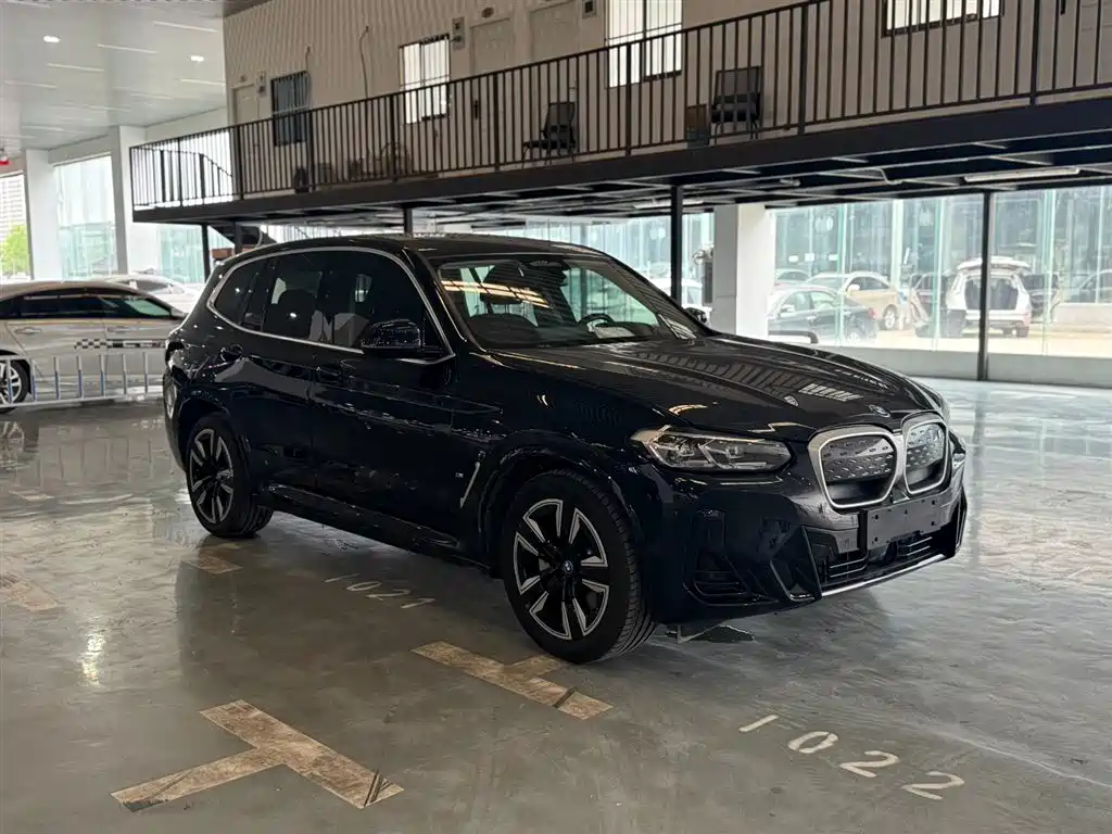 BMW iX3 2023 — фото 3