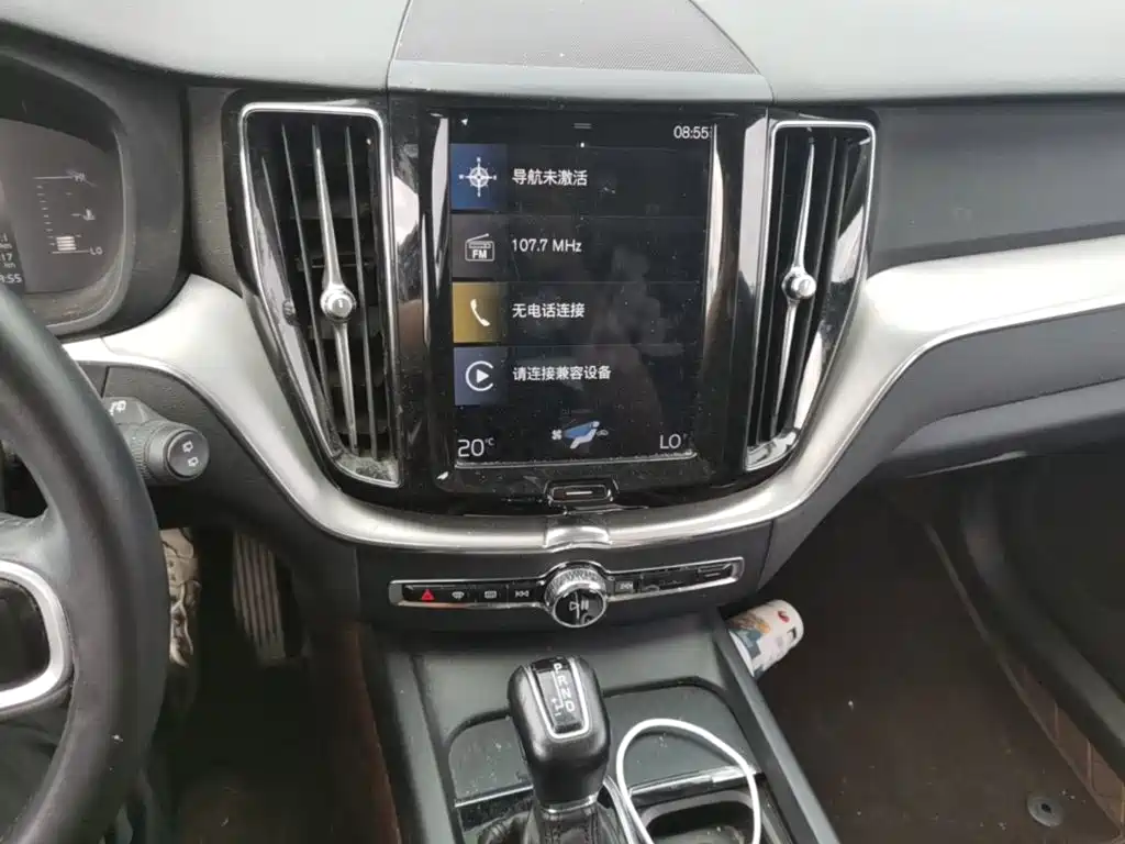 Volvo XC60 2018 — фото 13