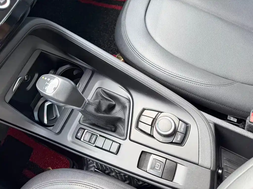 BMW X1 2017 — фото 16