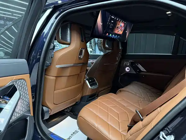 BMW 7 Series 2024