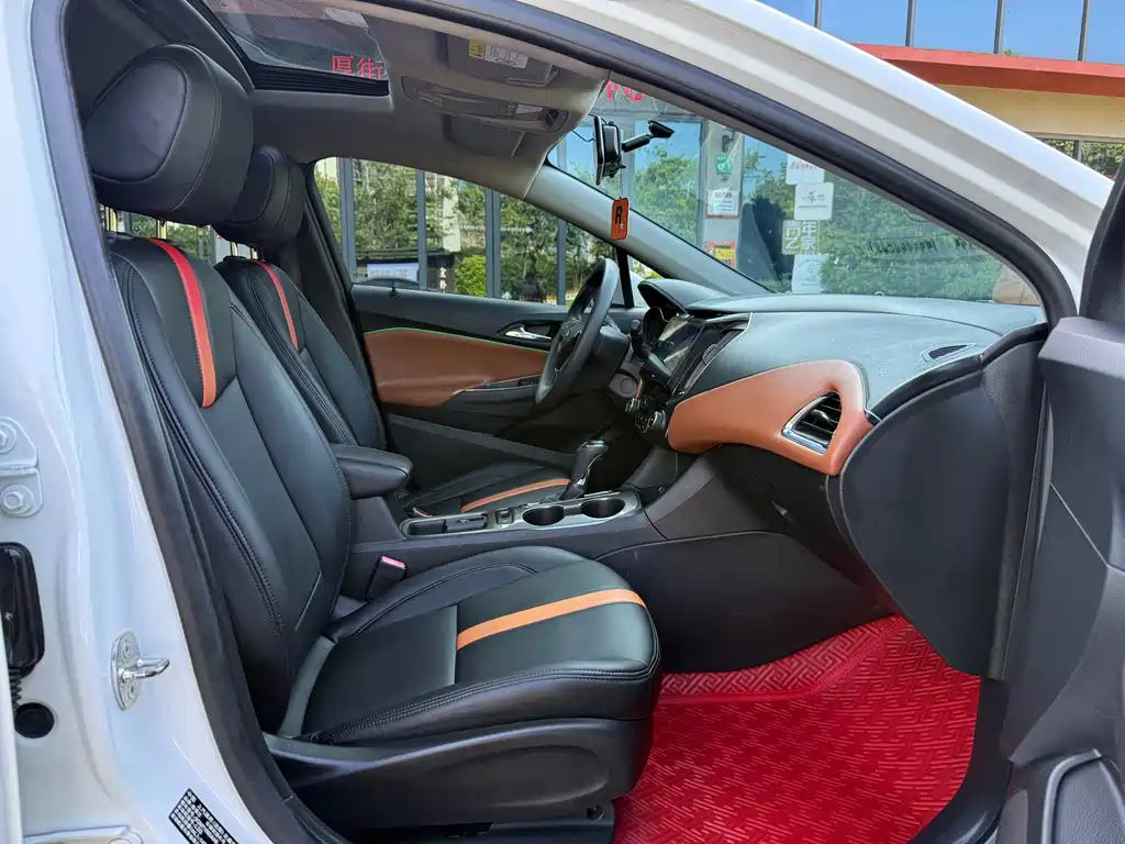 Chevrolet Cruze 2018 — фото 14