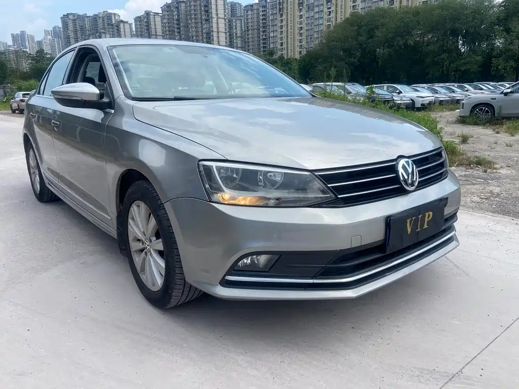 Volkswagen Sagitar 2016