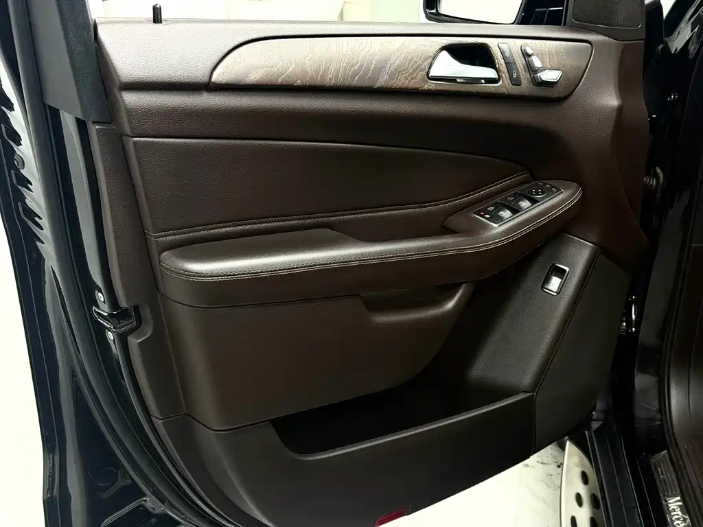 Mercedes-Benz GLE 2017 — фото 20