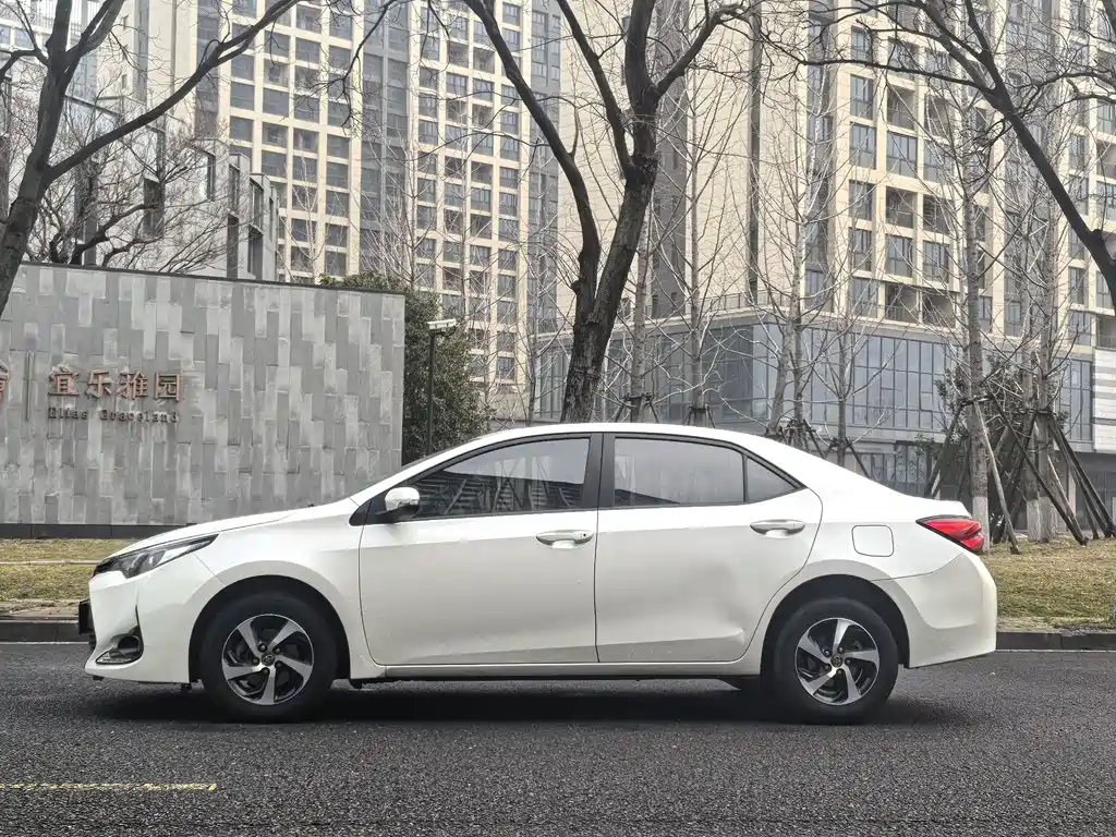 Toyota Levin 2018 — фото 2