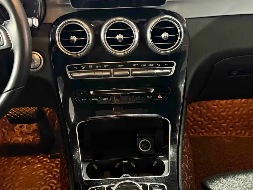 Mercedes-Benz GLC 2016 — фото 10