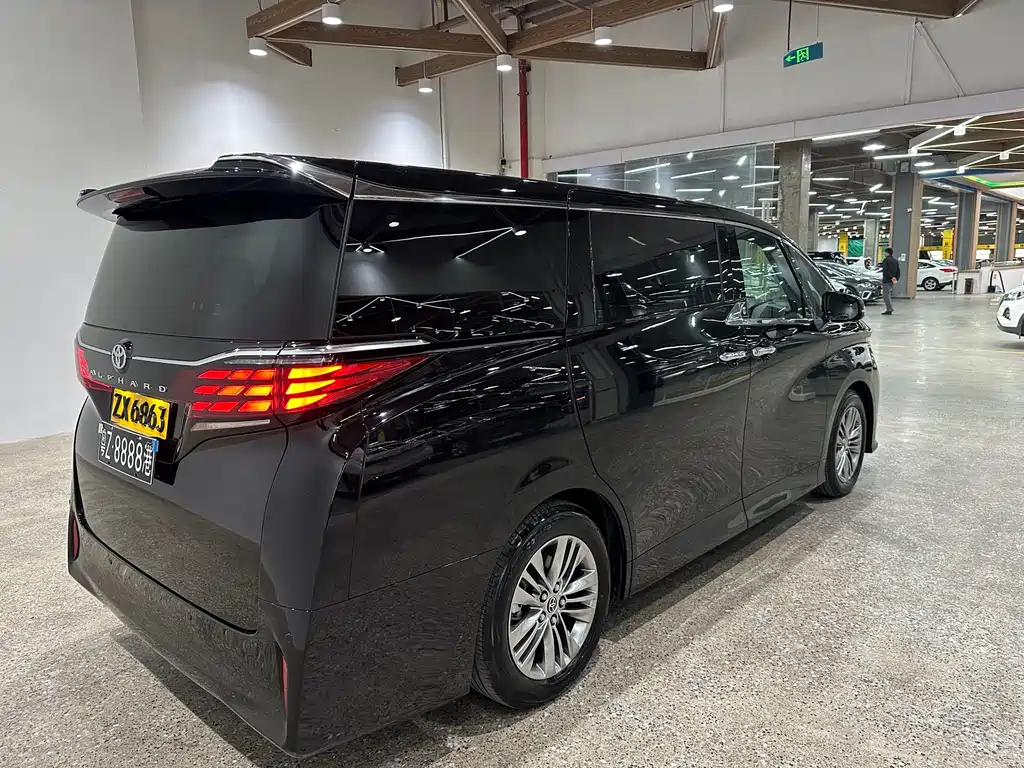 Toyota Alphard 2025 — фото 6