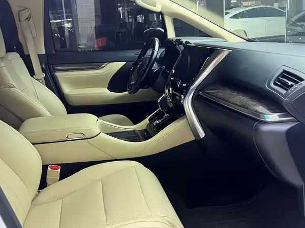 Toyota Vellfire 2022