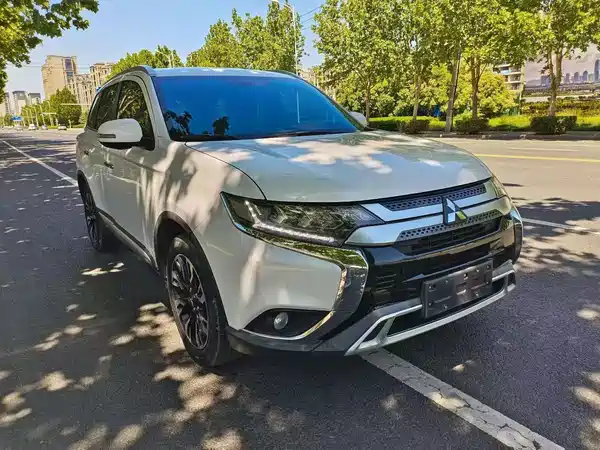 Mitsubishi Outlander 2021