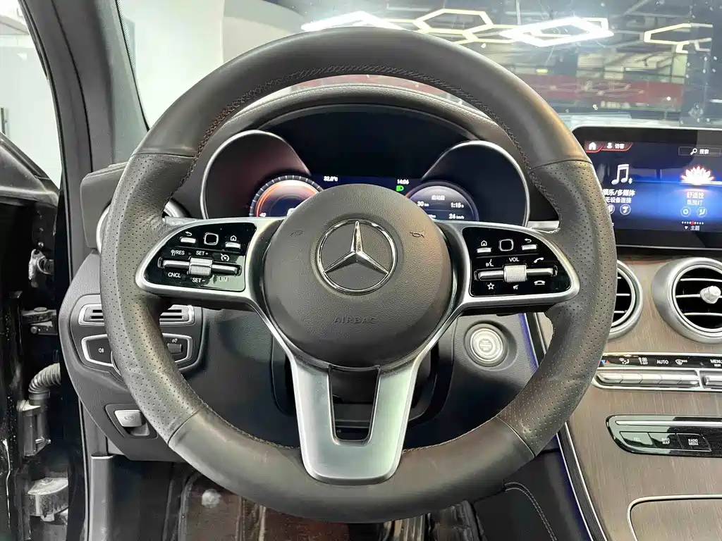 Mercedes-Benz GLC 2021 — фото 13