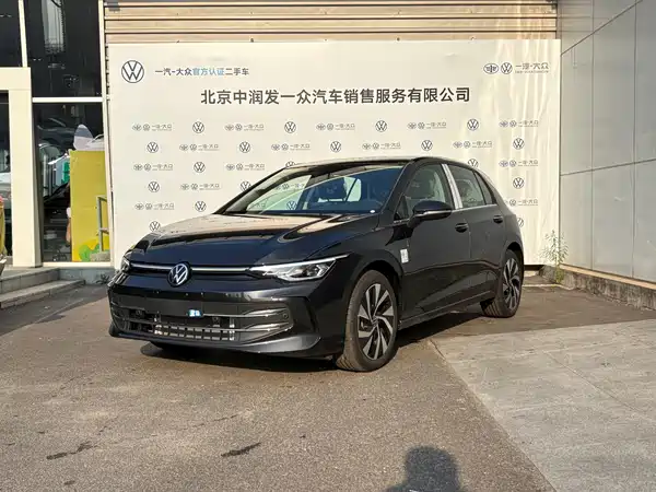 Volkswagen Golf 2025