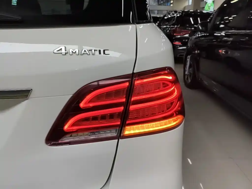 Mercedes-Benz GLE 2017 — фото 8