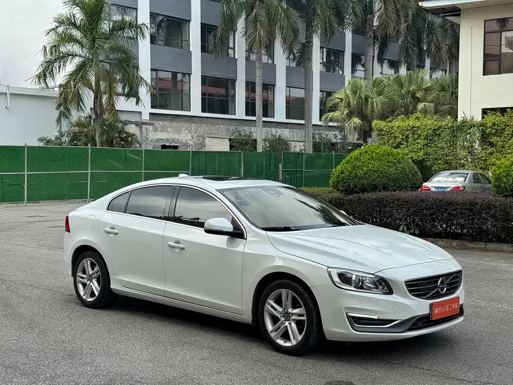 Volvo S60 2016 — фото 3