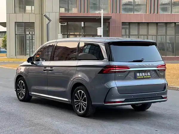 Roewe iMAX8 2021