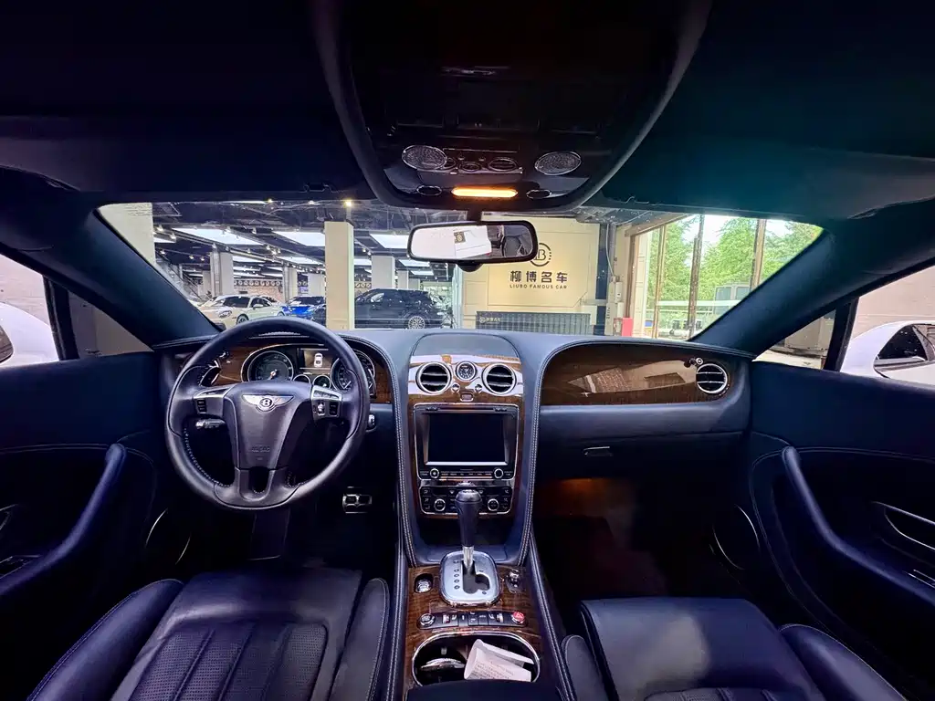Bentley Continental 2013 — фото 14