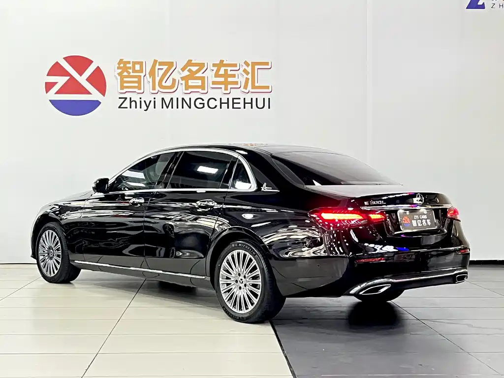 Mercedes-Benz E-Class 2022 — фото 10
