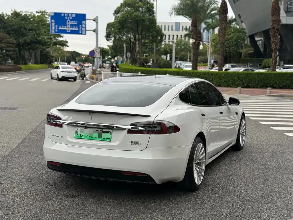 Tesla Model S 2019 — фото 7