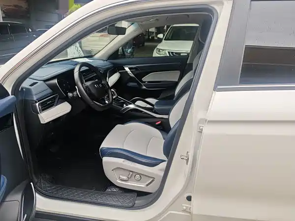 Geely Boyue 2022