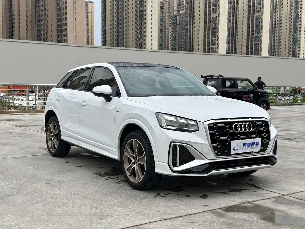 Audi Q2L 2022 — фото 3