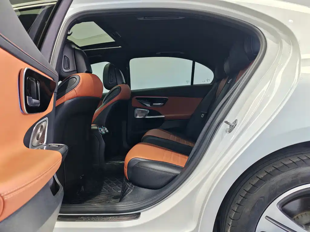 Mercedes-Benz C-Class 2022 — фото 11