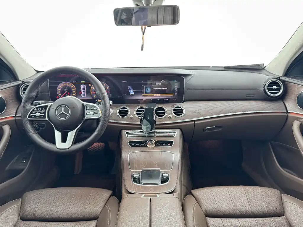 Mercedes-Benz E-Class 2020 — фото 11