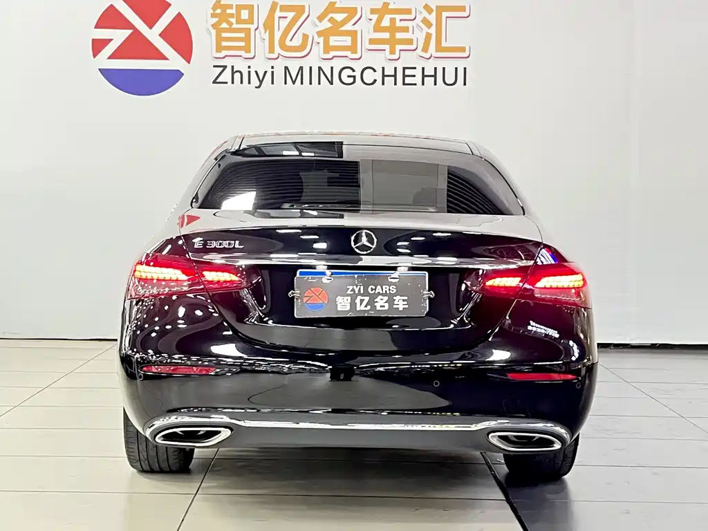 Mercedes-Benz E-Class 2023 — фото 10