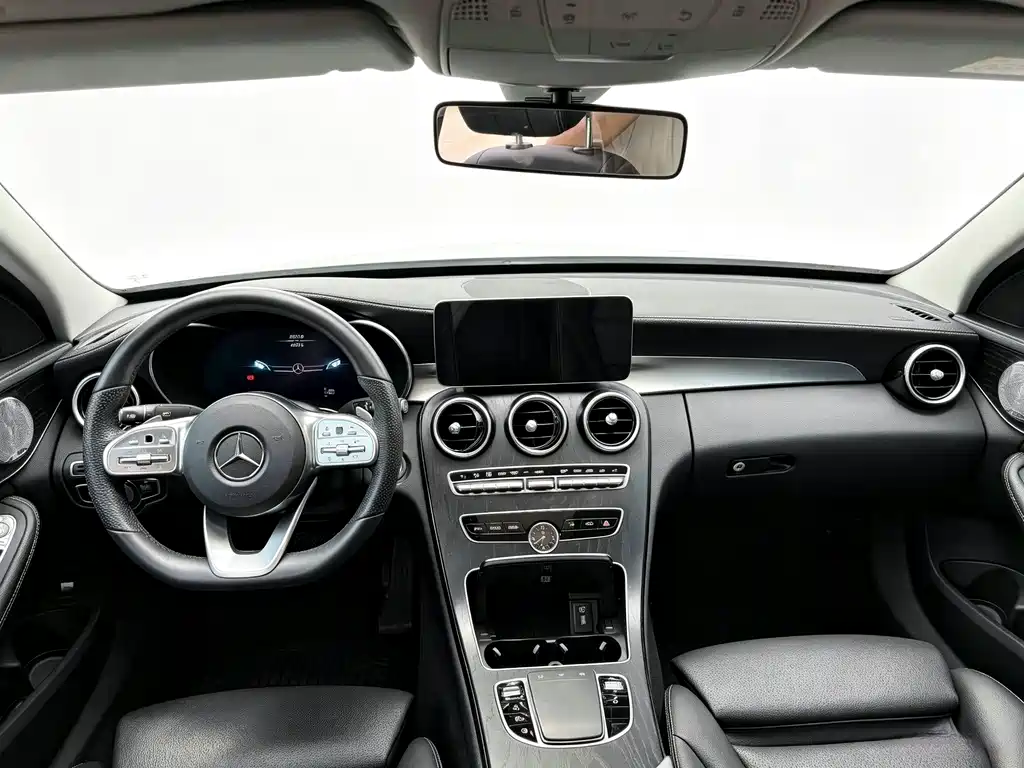 Mercedes-Benz C-Class 2022 — фото 7