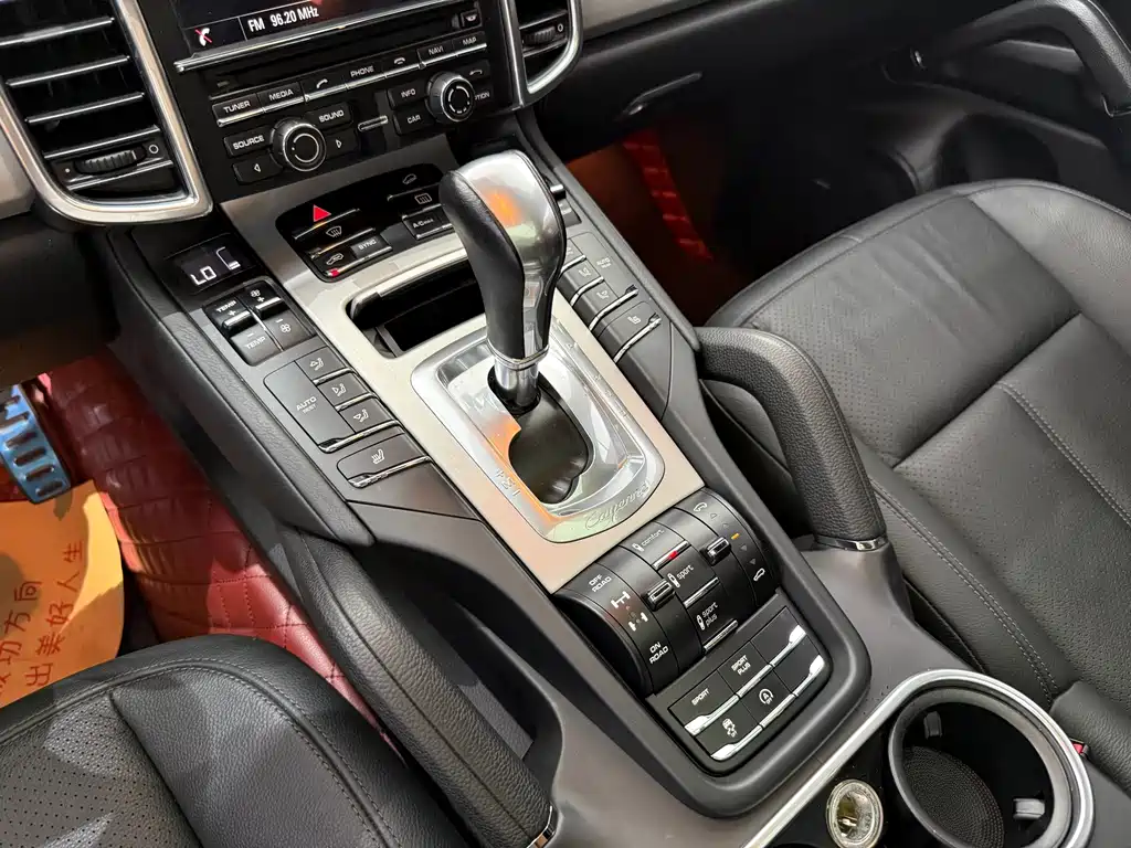 Porsche Cayenne 2015 — фото 17