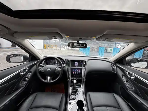 Infiniti Q50L 2015