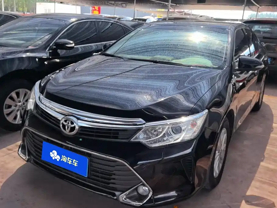 Toyota Camry 2016 — фото 1