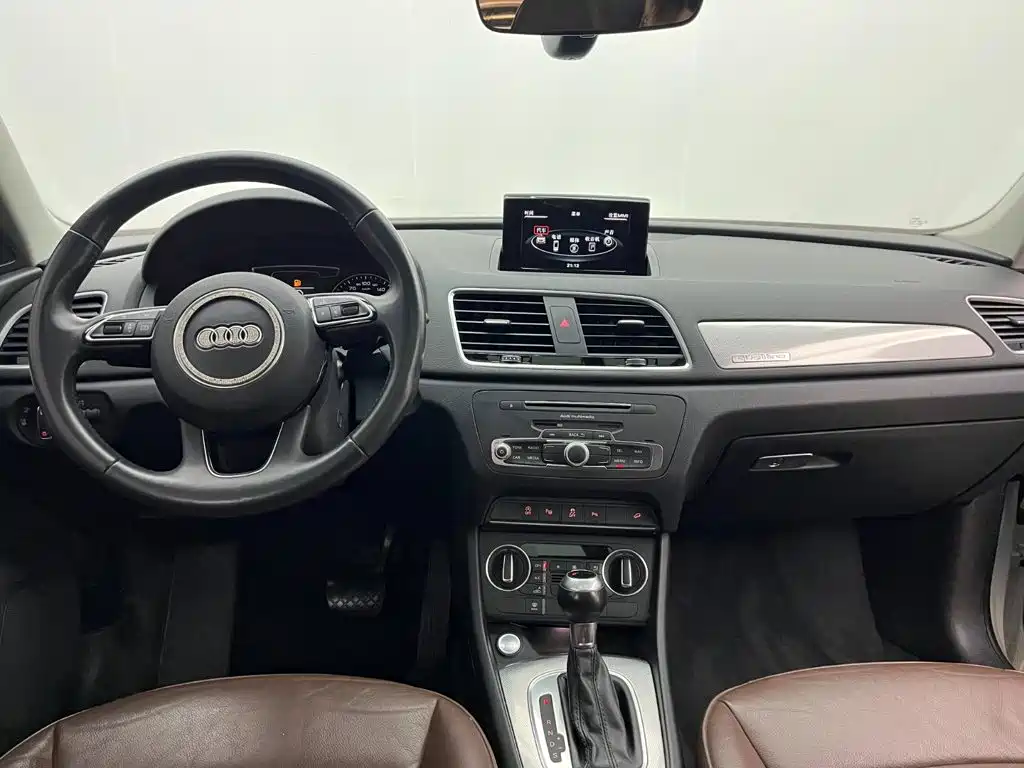 Audi Q3 2018 — фото 11