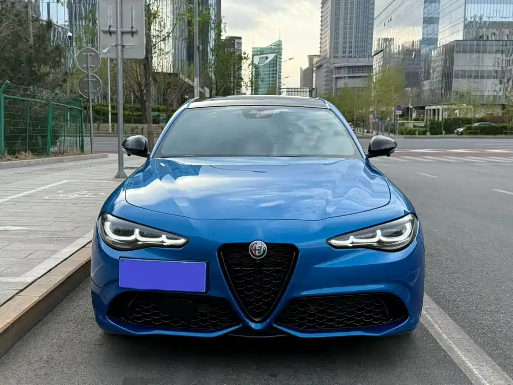 Alfa Romeo Giulia 2025 — фото 9