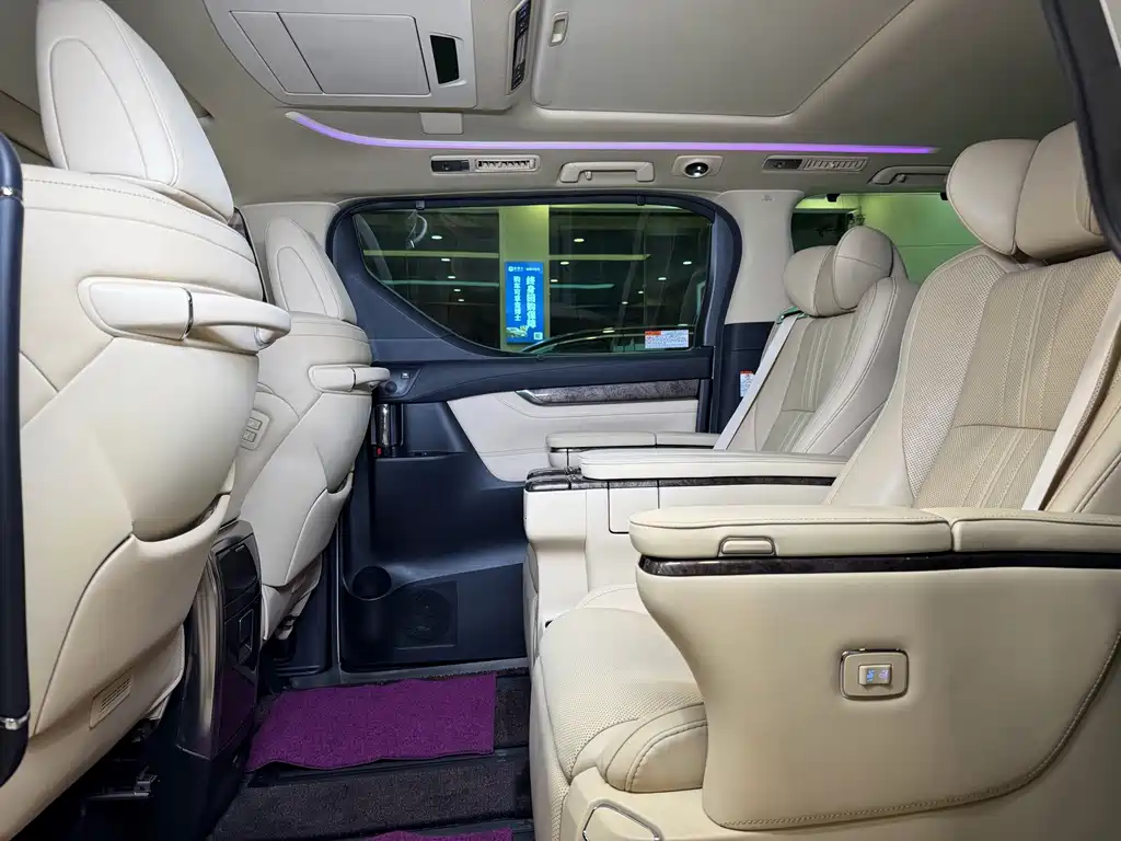 Toyota Vellfire 2020 — фото 12