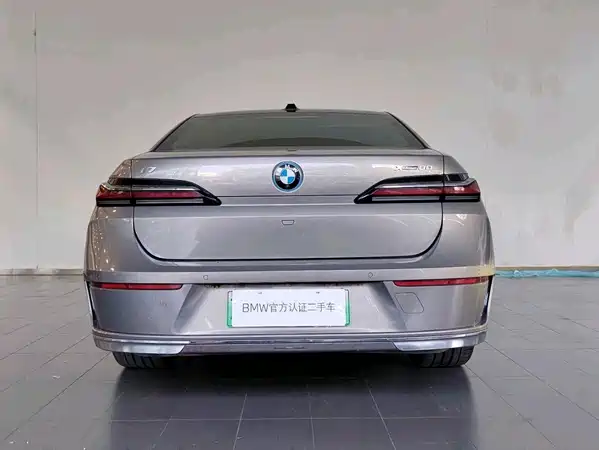 BMW i7 2023