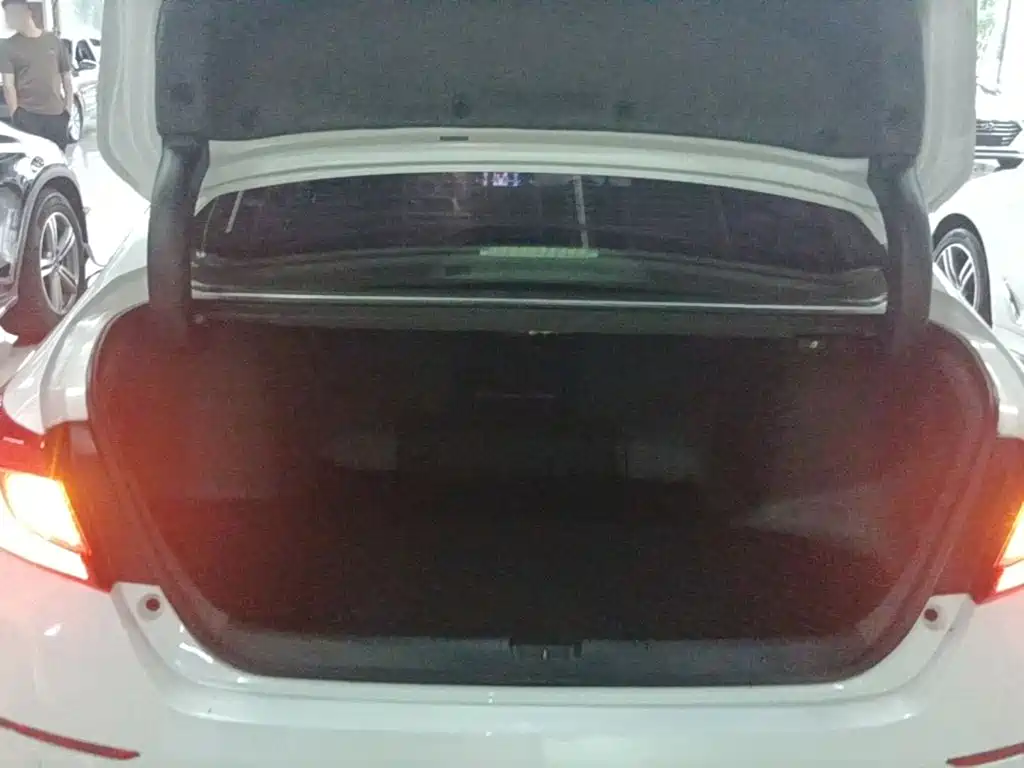 Honda Accord 2018 — фото 15