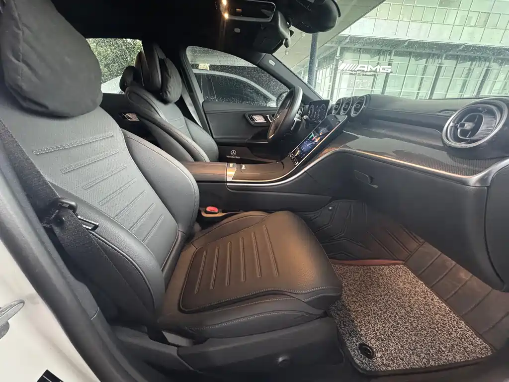 Mercedes-Benz C-Class 2025 — фото 12