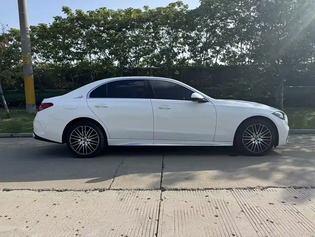 Mercedes-Benz C-Class 2025 — фото 10
