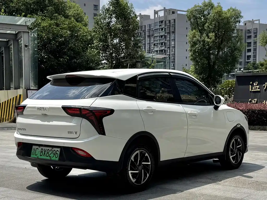 Neta V 2022