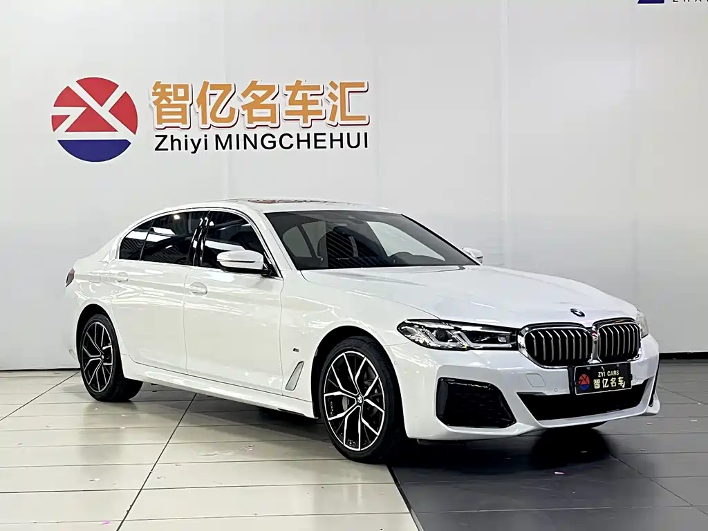BMW 5 Series 2022 — фото 13